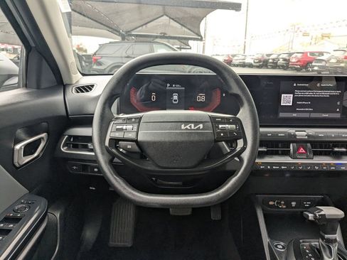 Used 2025 Kia K4 LXS image 16