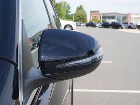 New 2025 Mercedes-Benz GLB 250 4MATIC image 12