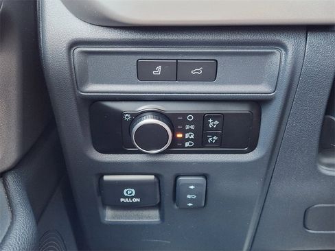 Used 2024 Ford Expedition Max XLT image 23