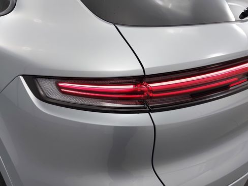 New 2026 Porsche Cayenne image 37