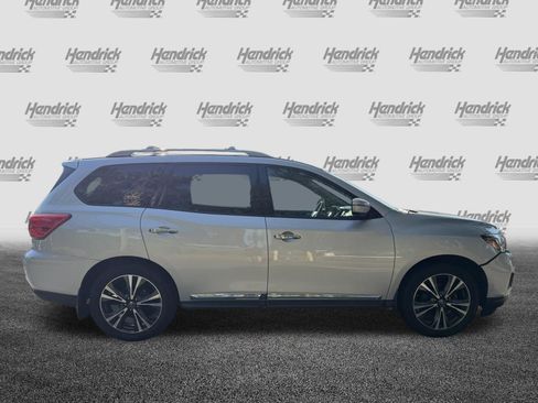 Used 2017 Nissan Pathfinder Platinum AWD/4WD image 10