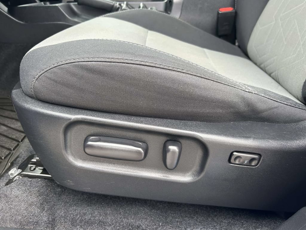 Used 2020 Toyota Tacoma TRD Sport w/ Technology Package AWD/4WD image 19