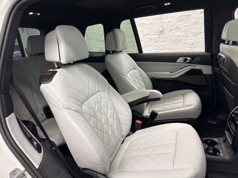 New 2026 BMW X7 xDrive40i image 51