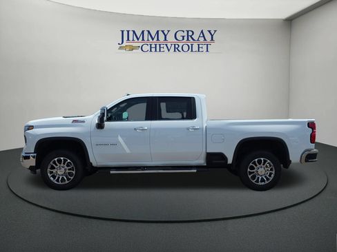New 2026 Chevrolet Silverado 2500 LTZ w/ LTZ Convenience Package AWD/4WD image 2