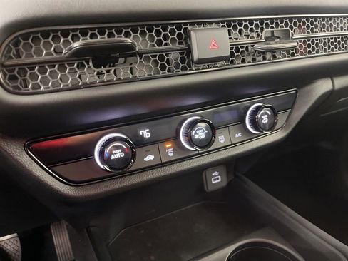 Certified 2024 Honda HR-V LX image 29