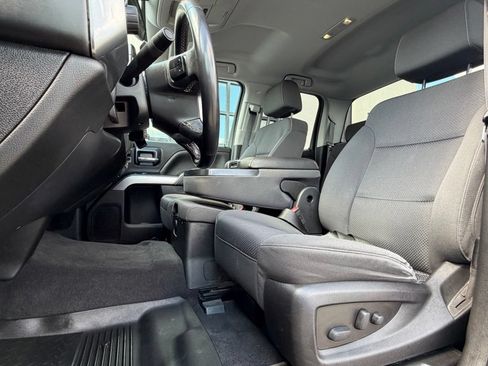 Used 2019 Chevrolet Silverado 1500 LT AWD/4WD image 6