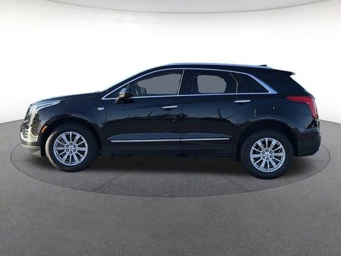 Used 2017 Cadillac XT5 Base image 2
