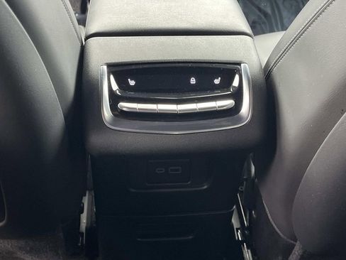 Certified 2024 Cadillac XT6 Premium Luxury image 18