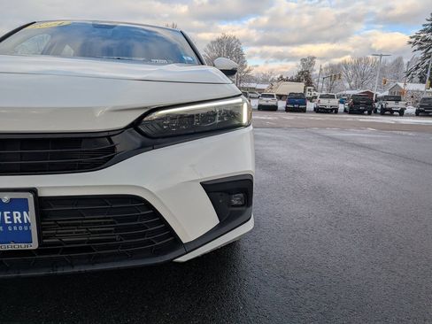 Used 2024 Honda Civic Touring image 11