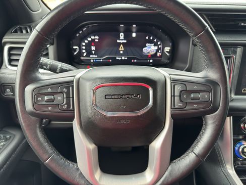 Used 2023 GMC Yukon Denali image 24