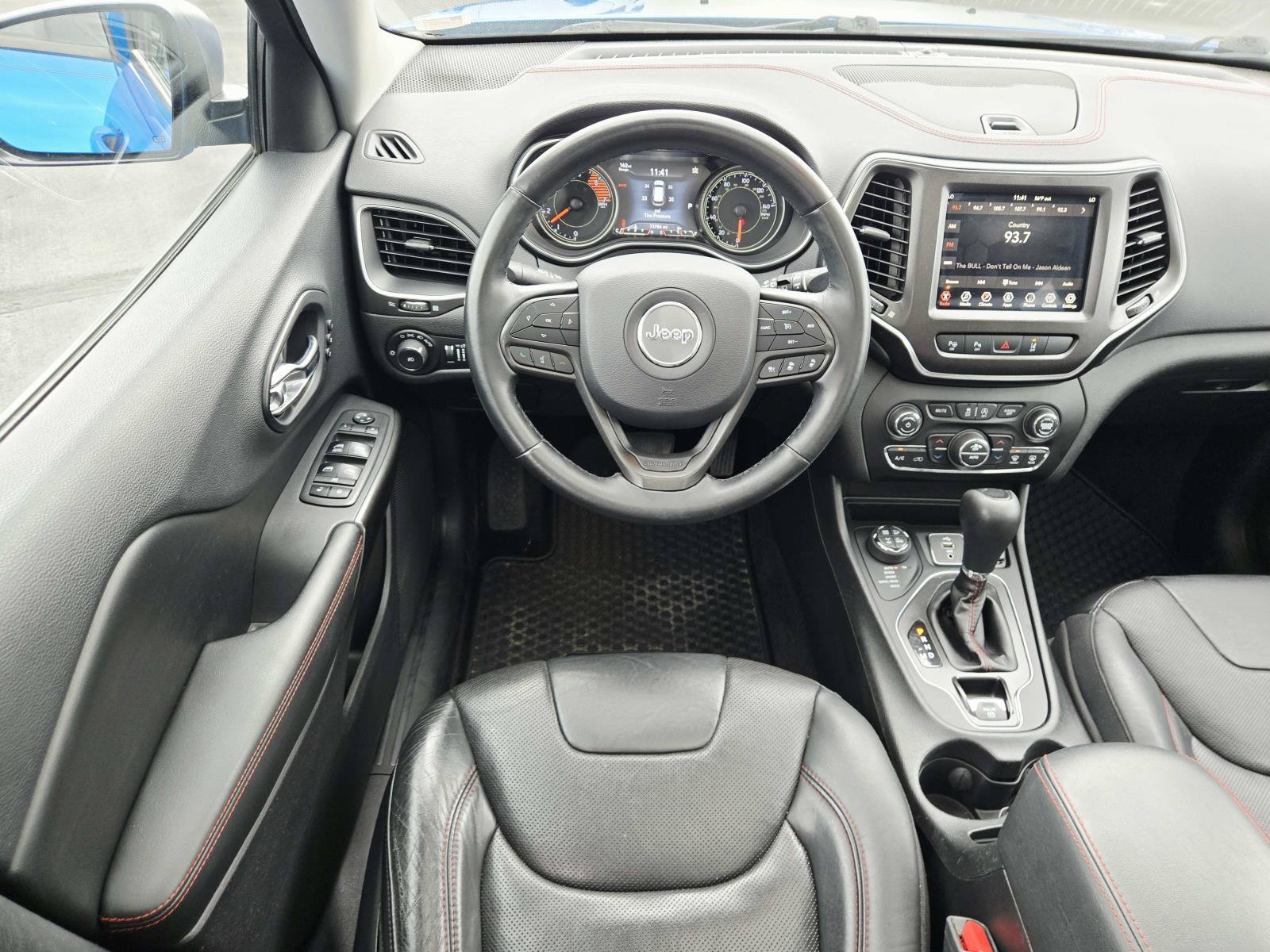 Used 2019 Jeep Cherokee Trailhawk AWD/4WD image 12