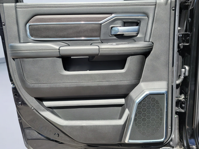 Used 2025 RAM 2500 Laramie AWD/4WD image 12