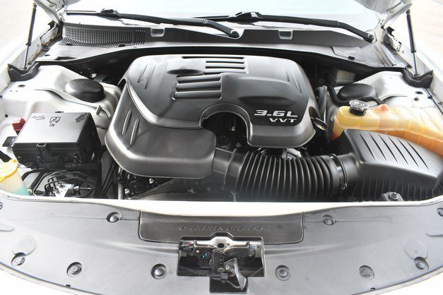 Used 2020 Dodge Charger SXT w/ Blacktop Package RWD image 29