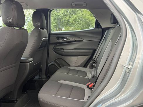 Used 2024 Chevrolet TrailBlazer LS FWD image 14