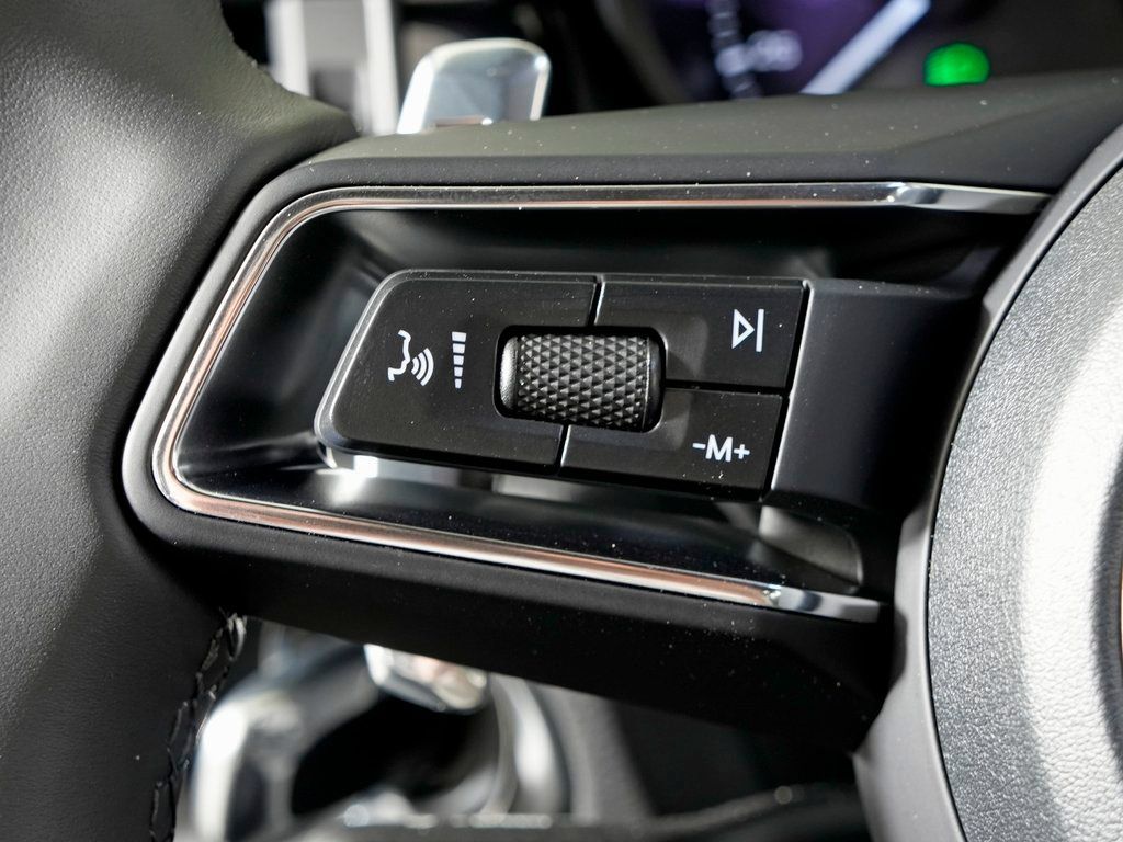 Certified 2026 Porsche Macan S AWD/4WD image 23