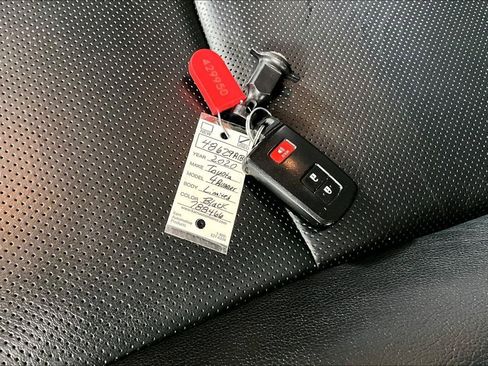 Used 2020 Toyota 4Runner Limited image 10