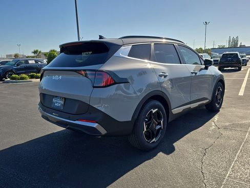 New 2026 Kia Sportage EX FWD image 8