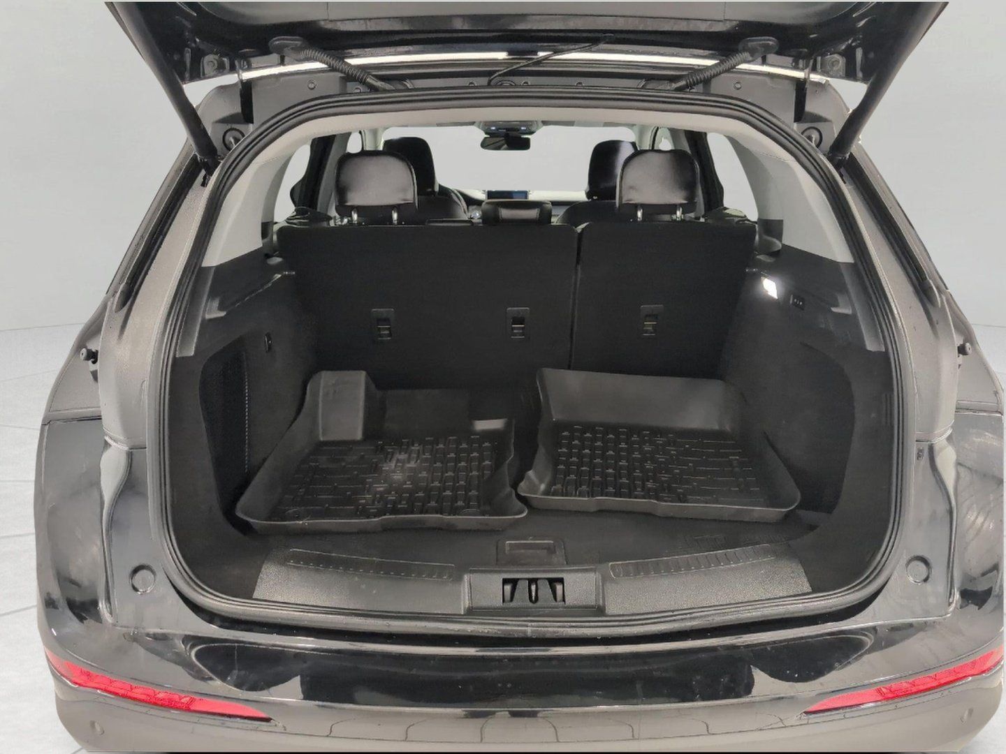 Used 2022 Lincoln Corsair AWD w/ Premium Package image 16