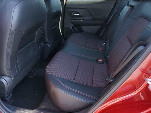 Certified 2025 Nissan Kicks SR image 34