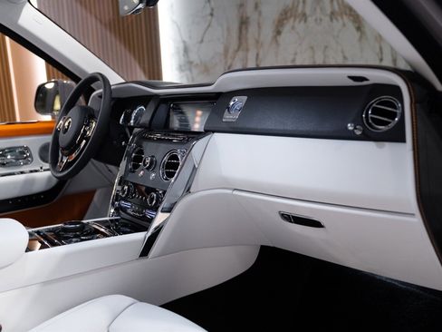 Used 2023 Rolls-Royce Cullinan w/ Cullinan Package image 53