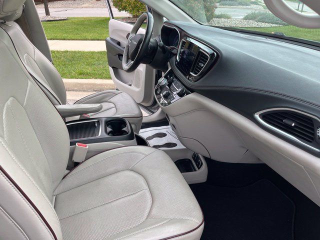 Used 2019 Chrysler Pacifica Limited FWD image 29