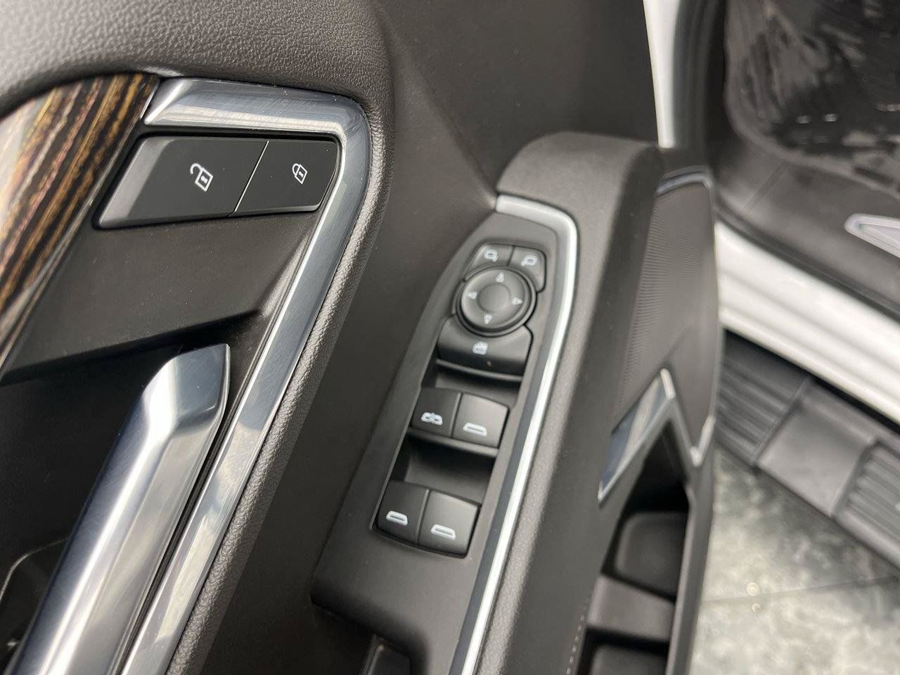 Certified 2024 GMC Sierra 1500 Elevation w/ LPO, Elevation Black Package AWD/4WD image 9