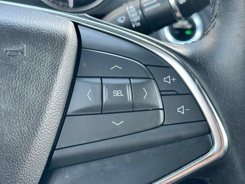 Used 2023 Cadillac XT5 Luxury FWD image 19