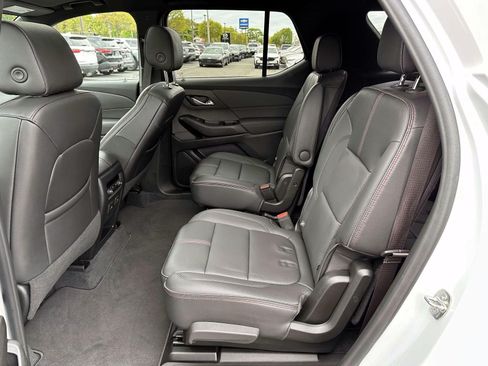 Used 2023 Chevrolet Traverse RS AWD/4WD image 13