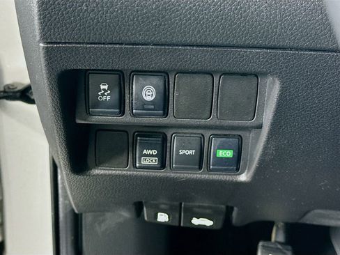 Certified 2020 Nissan Rogue Sport S image 18