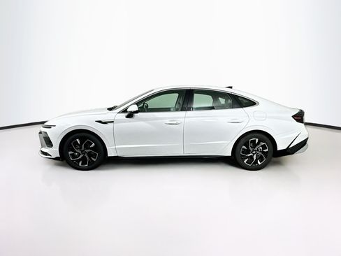 Used 2025 Hyundai Sonata SEL FWD image 4