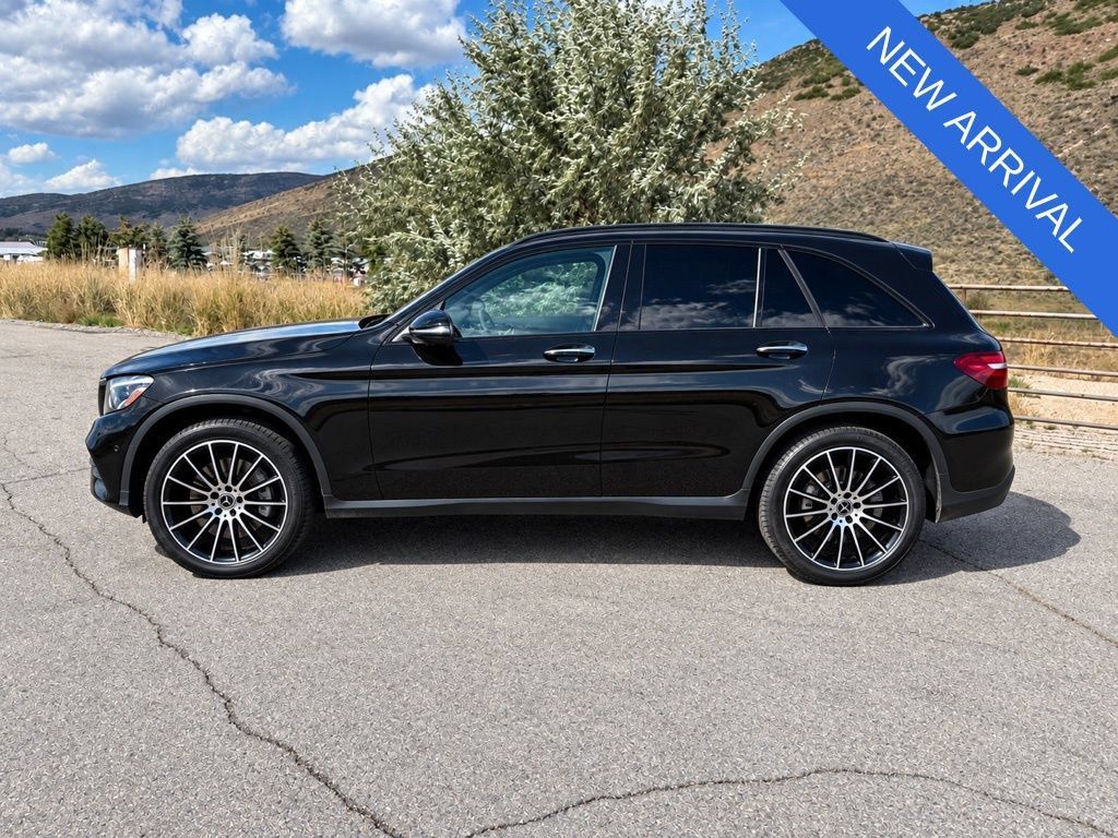 Used 2019 Mercedes-Benz GLC 300 4MATIC image 3