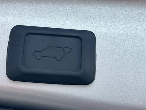 Used 2025 Toyota RAV4 XLE w/ Convenience Package AWD/4WD image 23