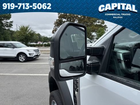 New 2025 Ford F550 4x4 Crew Cab image 12