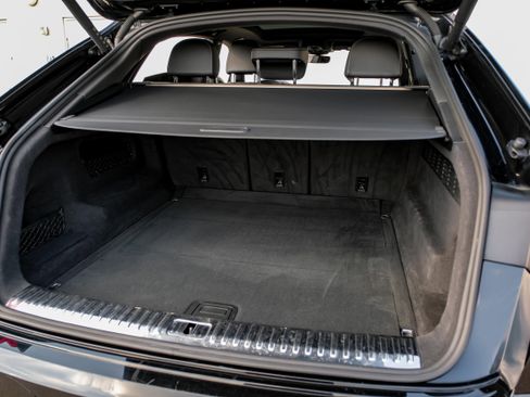 Used 2021 Audi Q8 Premium w/ Convenience Package image 46