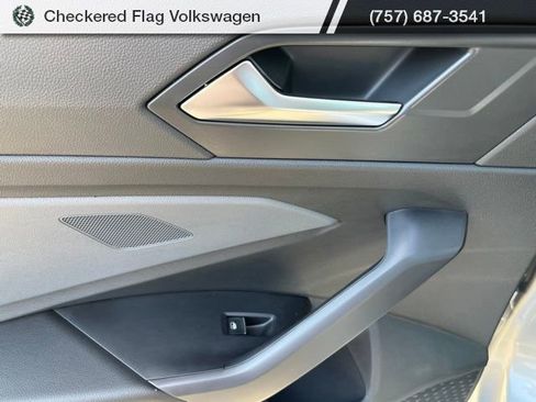 New 2026 Volkswagen Jetta SE FWD image 24