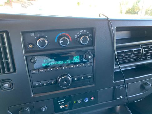 Used 2021 Chevrolet Express 2500 RWD image 51