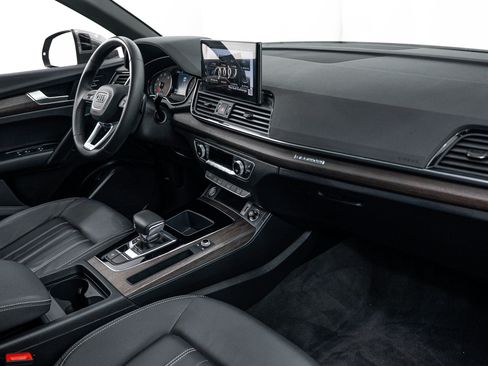 Certified 2023 Audi Q5 2.0T Premium w/ Convenience Package AWD/4WD image 8