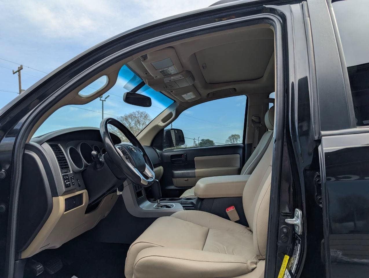Used 2016 Toyota Sequoia SR5 RWD image 13