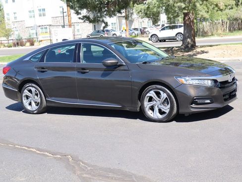 Used 2018 Honda Accord EX-L image 2