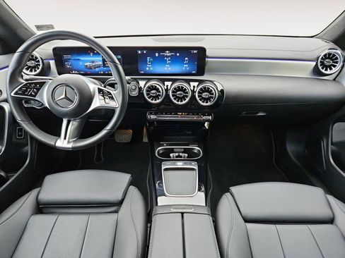 Used 2025 Mercedes-Benz CLA 250 4MATIC image 10