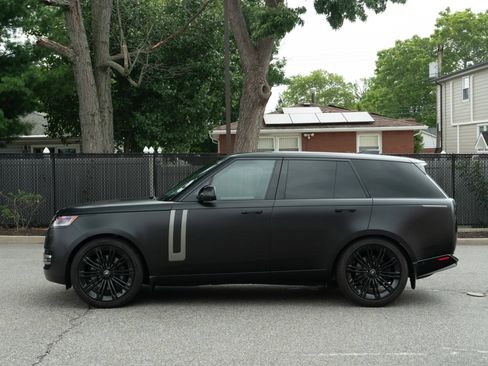 Used 2023 Land Rover Range Rover SE AWD/4WD image 4