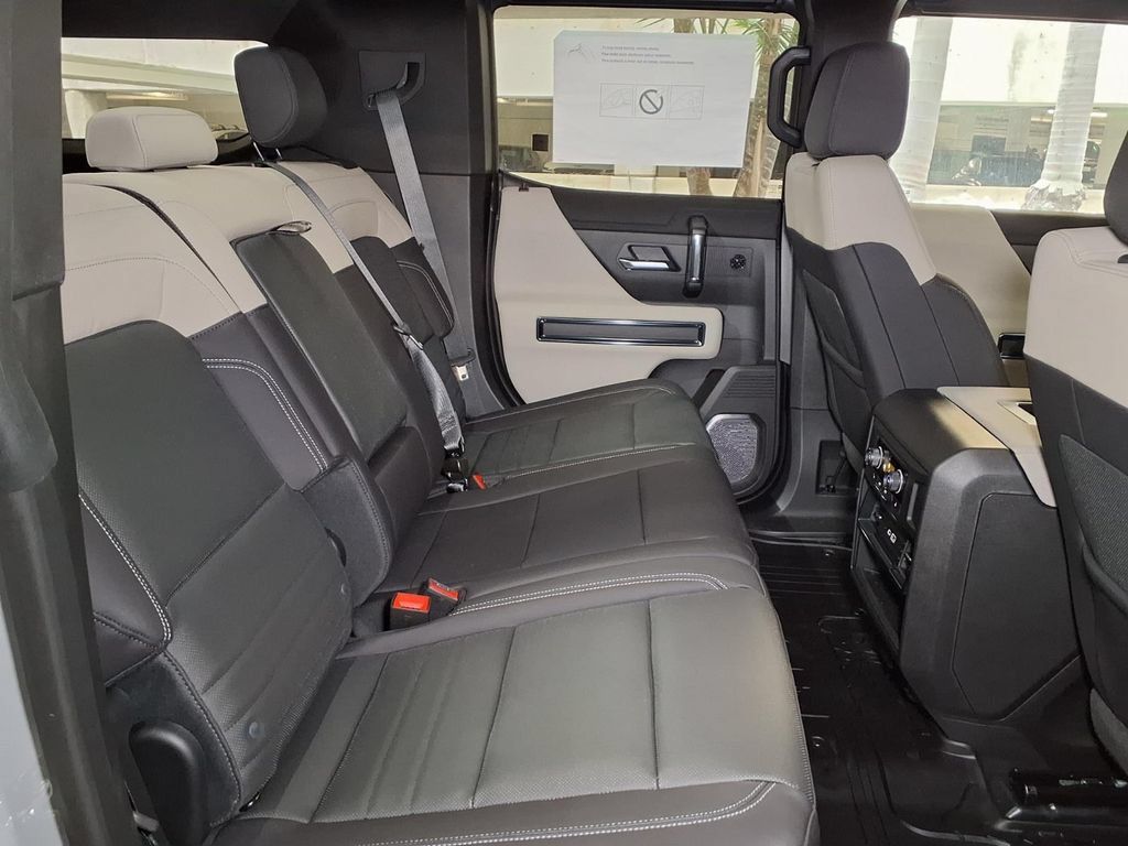 Used 2026 GMC Hummer EV SUV w/ LPO, Illumination Package AWD/4WD image 7