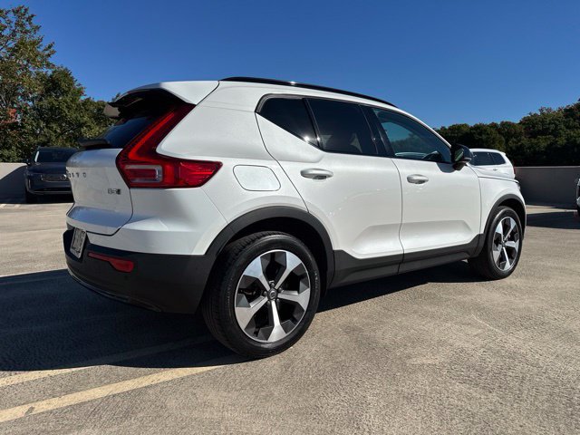 Certified 2024 Volvo XC40 B5 Core AWD/4WD image 7