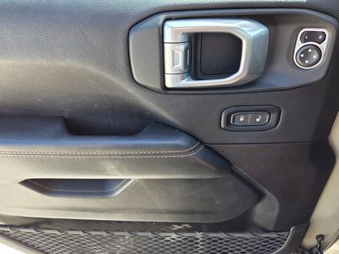 Used 2020 Jeep Gladiator Mojave AWD/4WD image 25
