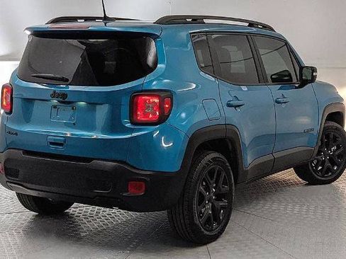 Used 2022 Jeep Renegade Altitude w/ Sun/Sound Group AWD/4WD image 3