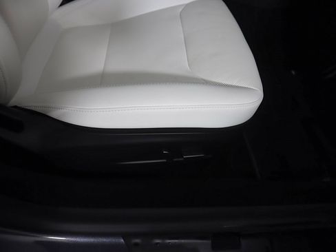 Used 2025 Tesla Model 3 Long Range image 34