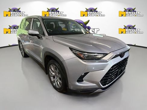 Used 2024 Toyota Grand Highlander AWD Hybrid image 3
