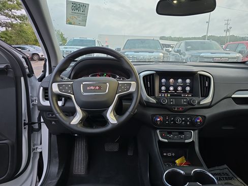 Used 2023 GMC Terrain SLT w/ Tech Package AWD/4WD image 16