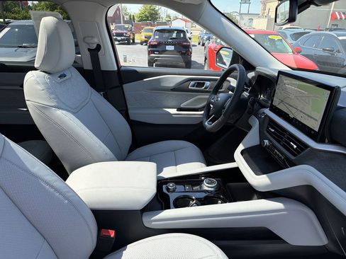 New 2026 Ford Explorer Platinum w/ LUX Leather Package AWD/4WD image 15