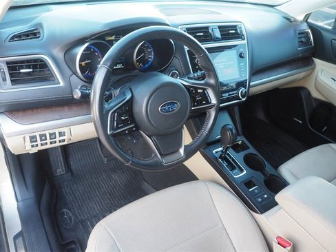 Used 2018 Subaru Outback 2.5i Limited image 9